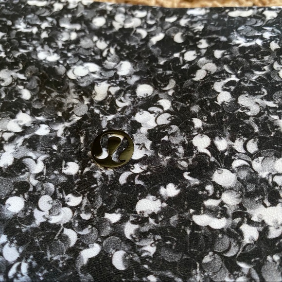 lululemon shine tights - Picture 4 of 5